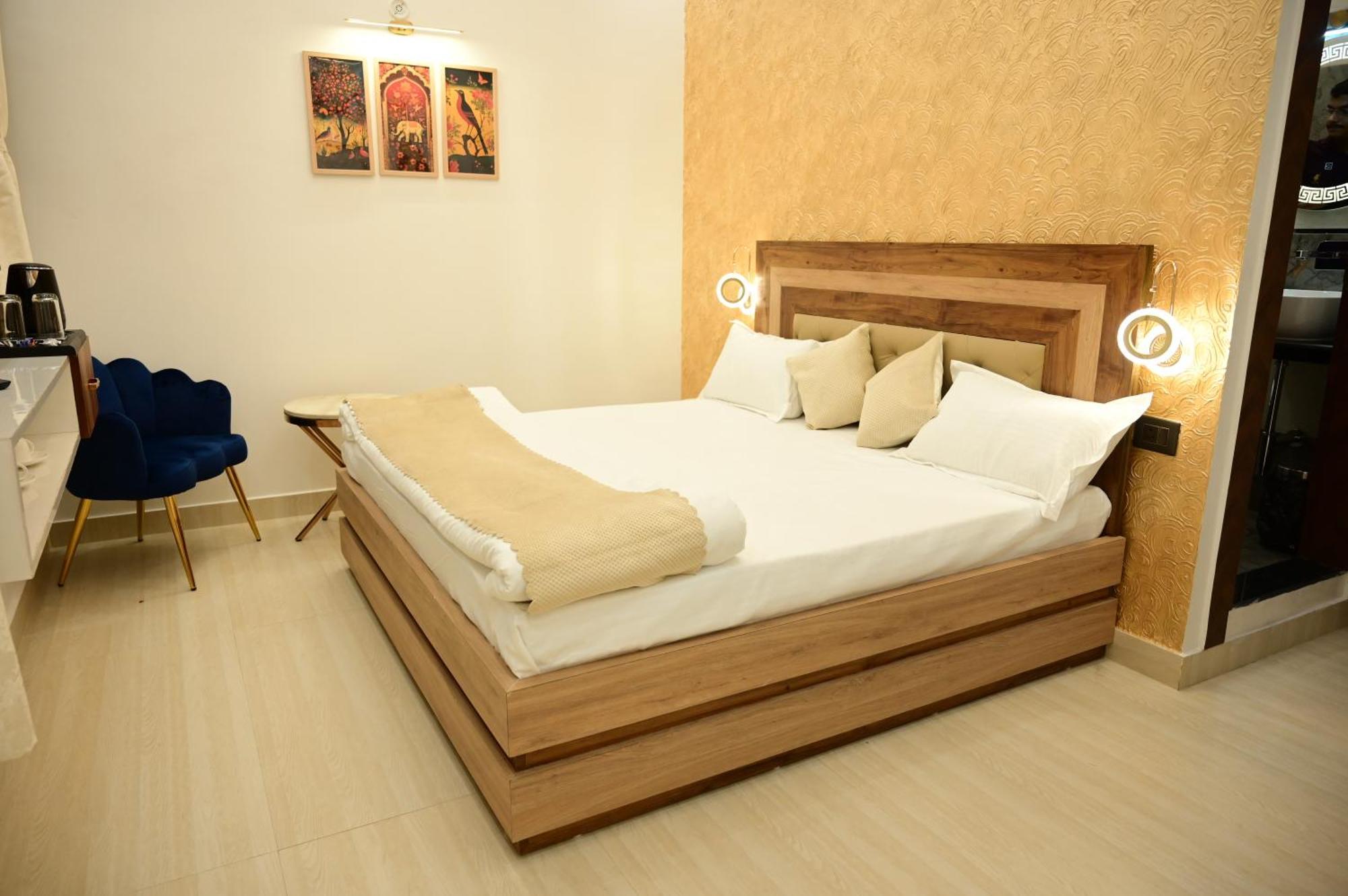 Hotel Vedic Inn Faizābād Zewnętrze zdjęcie